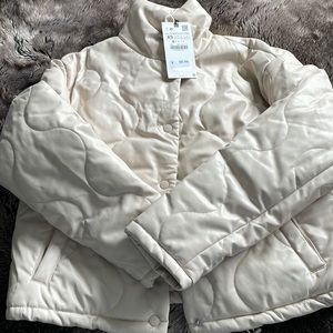 NWT Zara light puff coat